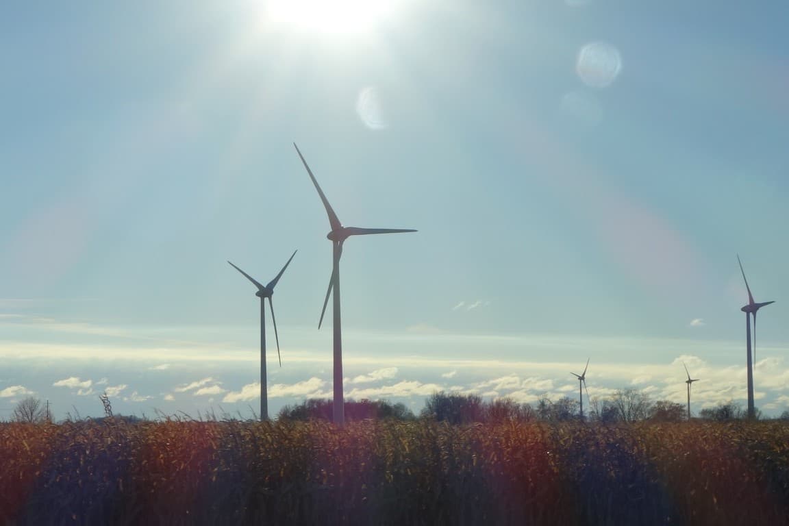 Distributed Solar PV and Wind Generation Facility